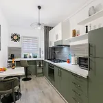 Enif With Parking -tractoru Coresi Apartment Brasov