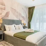 Enif With Parking -tractoru Coresi Apartamento *