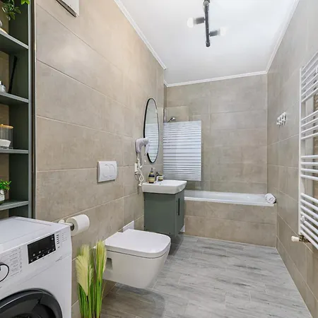 Appartement Enif With Parking -tractoru Coresi Braşov