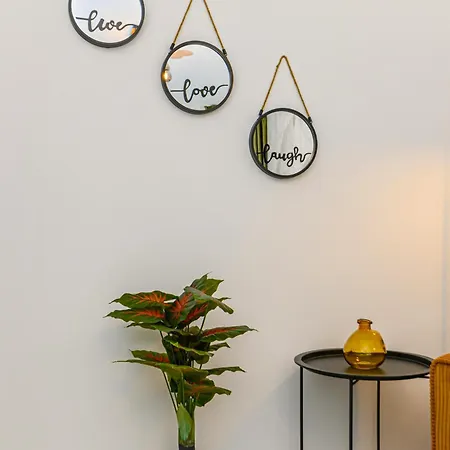 Enif With Parking -tractoru Coresi Braşov