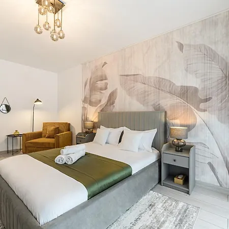 Enif With Parking -tractoru Coresi Appartement Braşov