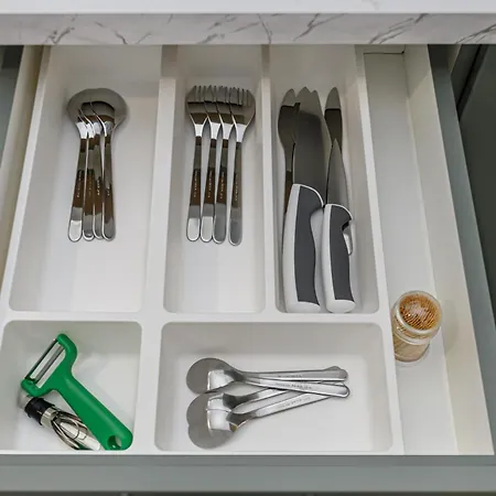 Enif With Parking -tractoru Coresi * Braşov