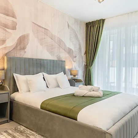 Enif With Parking -tractoru Coresi Apartament *