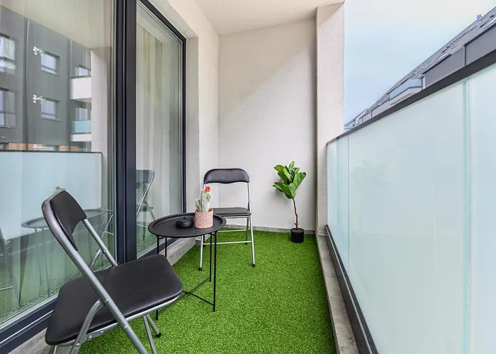 Enif With Parking -tractoru Coresi Apartment