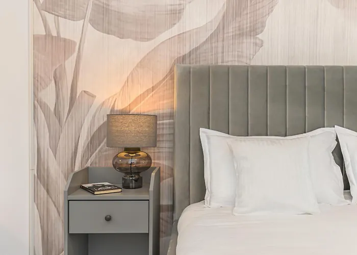 Appartement Enif With Parking -tractoru Coresi *