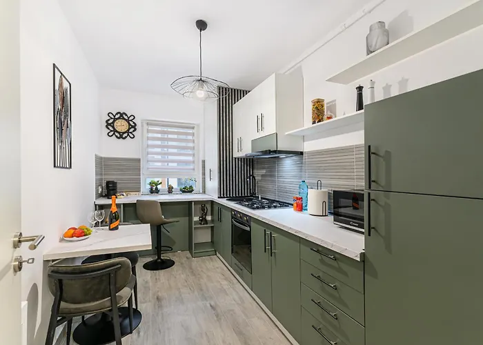 Enif With Parking -tractoru Coresi Appartement Braşov