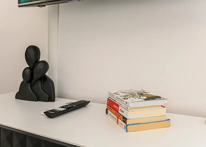 Enif With Parking -tractoru Coresi * Brasov