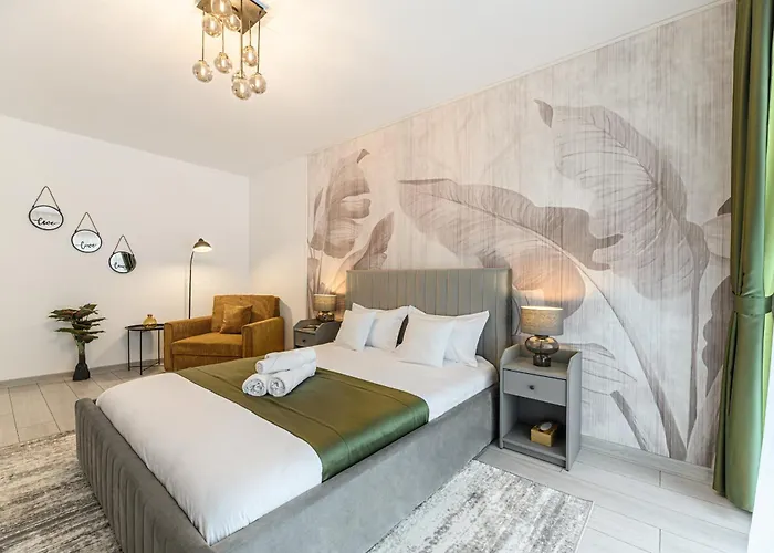 Enif With Parking -tractoru Coresi Apartment Brasov