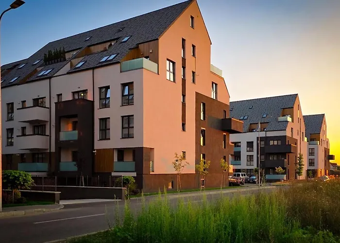 Apartment Enif With Parking -tractoru Coresi Brasov